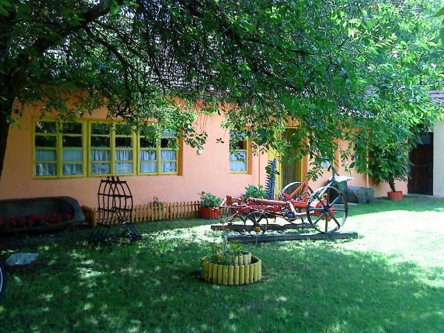Seoski Turiziam Larva Trenkovo Exterior photo